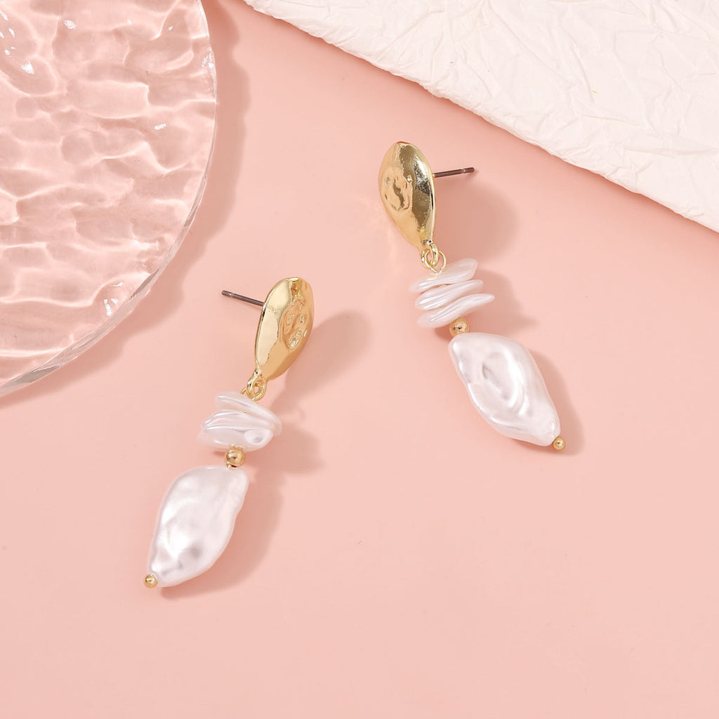 Beautiful Pearl Earring with Unique Style