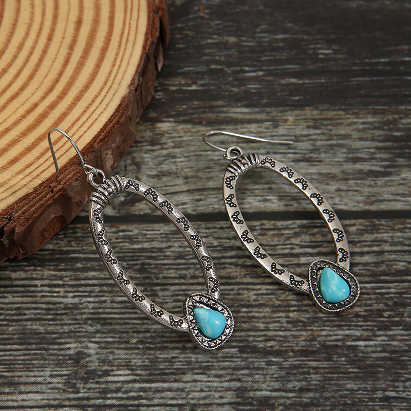 Romantic Silver Earring for Special Moments