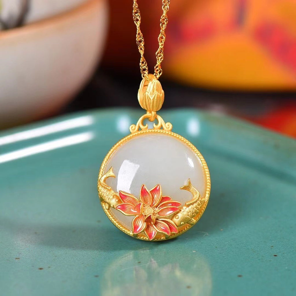 Beautiful Gold Necklace with Unique Style
