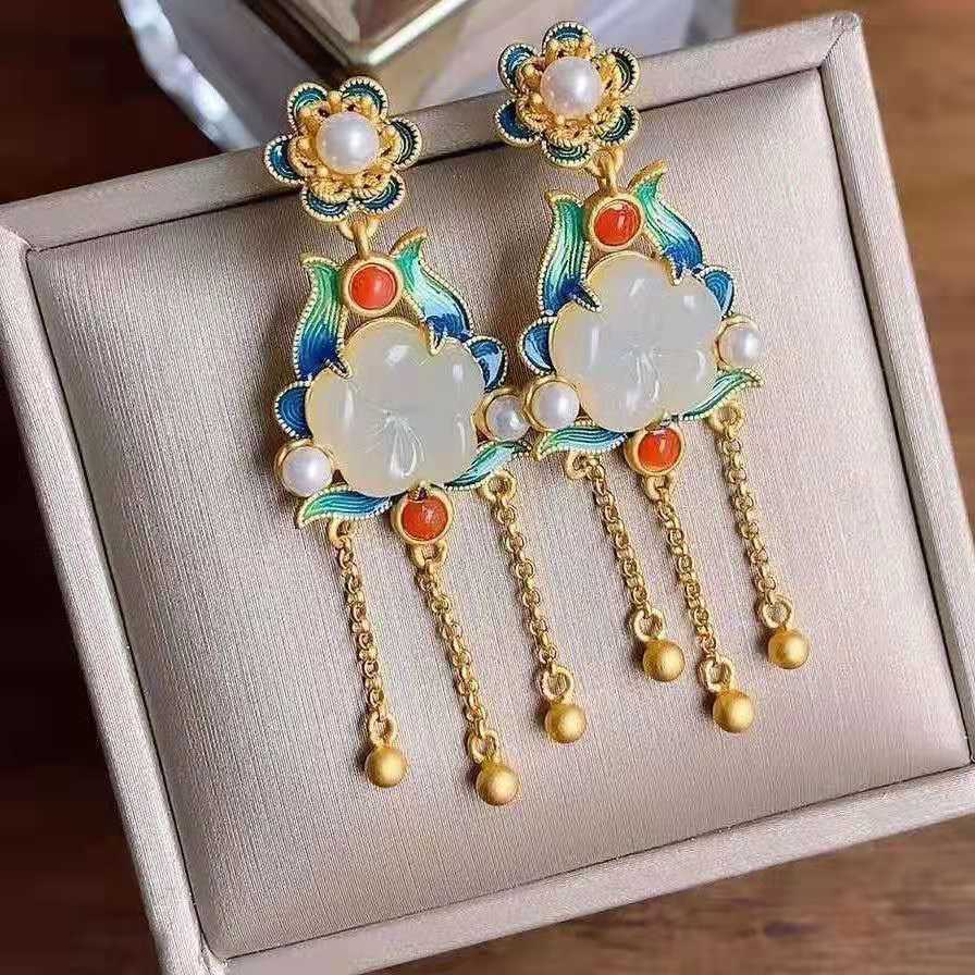 Vintage Handmade Gold Earring