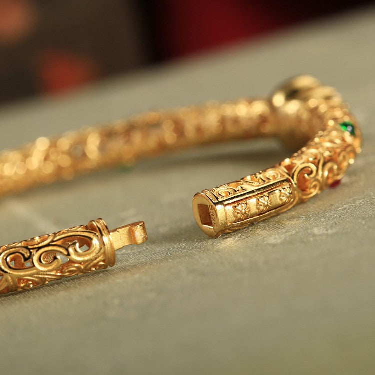 Beautiful Gold Bracelet with Unique Style