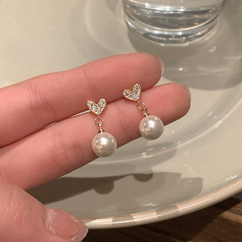 Beautiful Pearl Earring with Unique Style