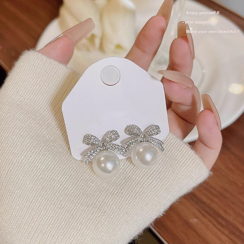 Charming Pearl Earring for Any Occasion