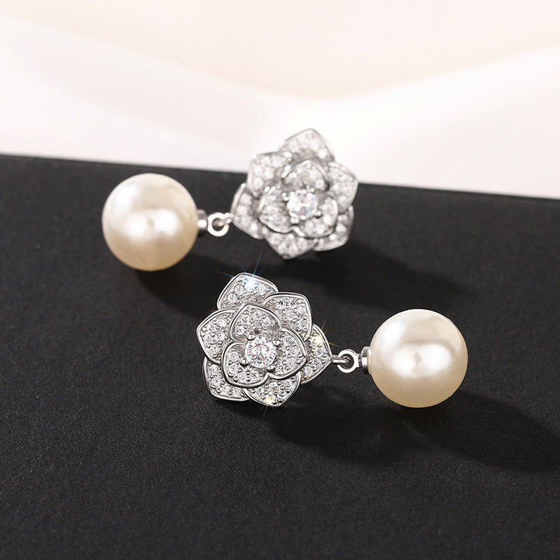 Stunning Pearl Earring for Daily Wear