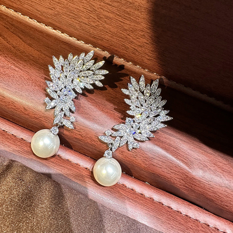 Charming Pearl Earring for Any Occasion