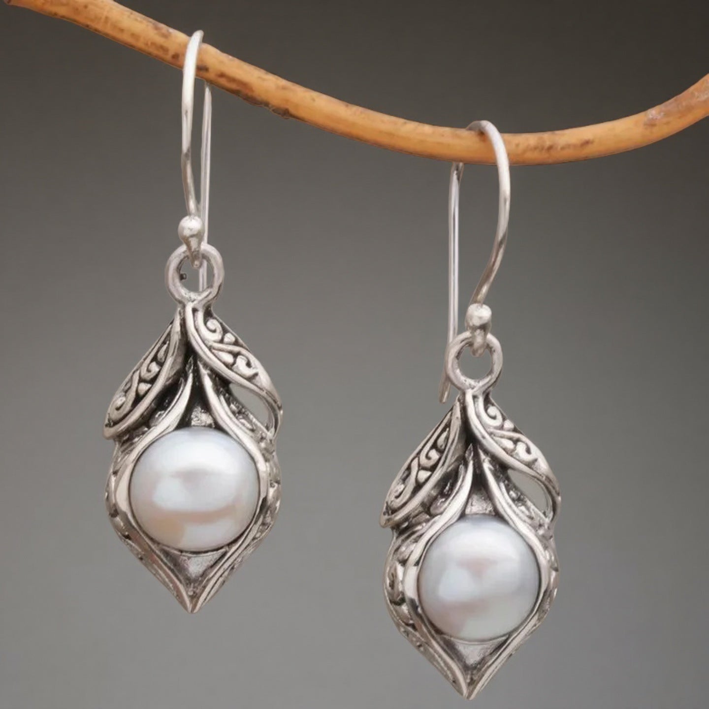 Classic Pearl Earring with Timeless Appeal