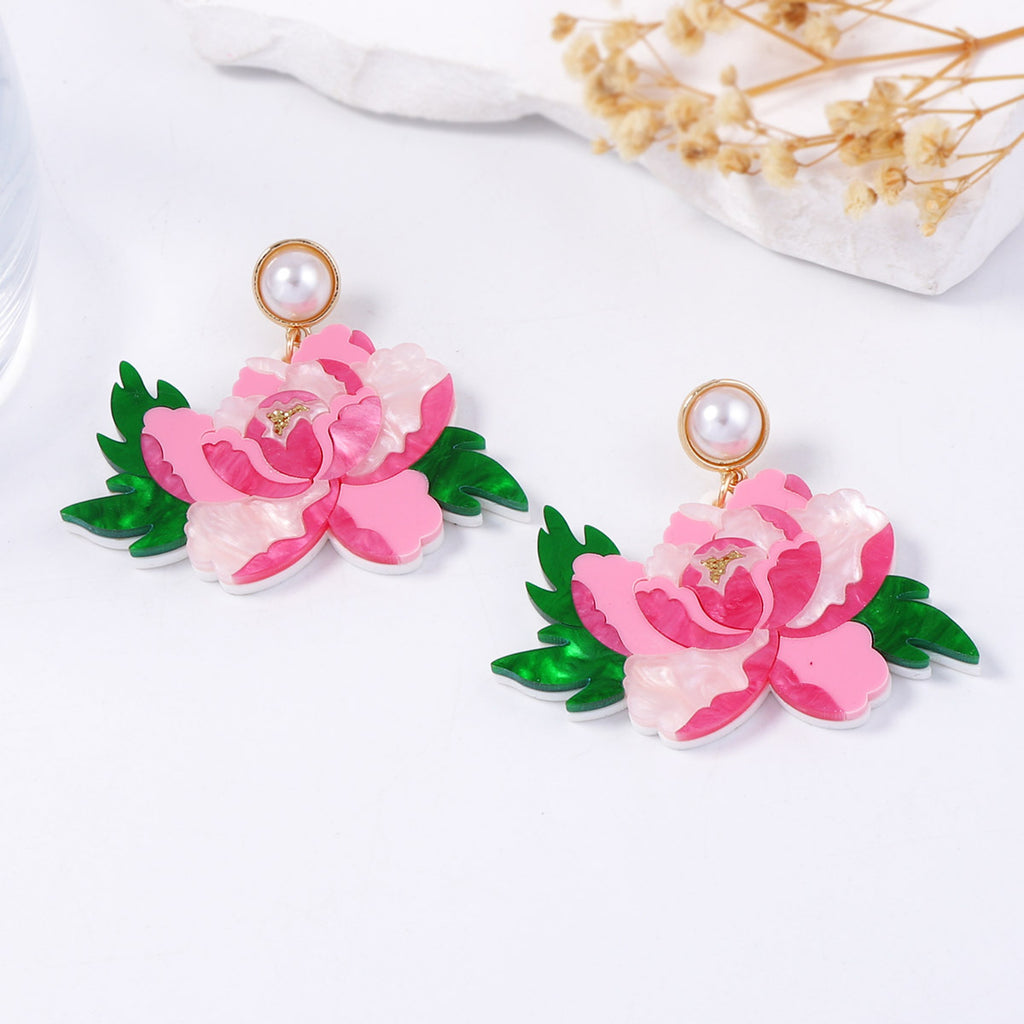 Beautiful Pearl Earring with Unique Style