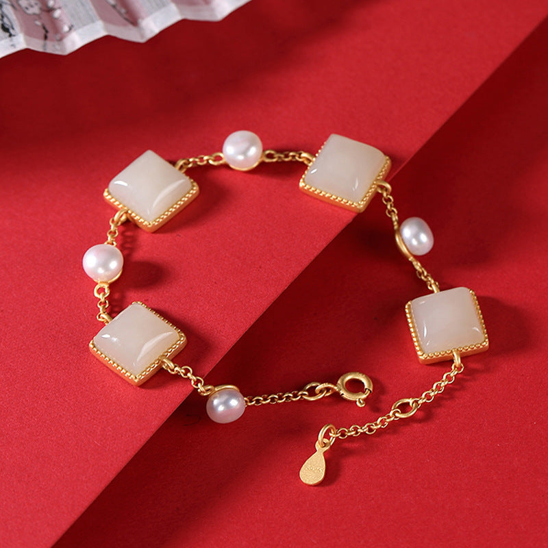 Beautiful Gold Bracelet with Unique Style