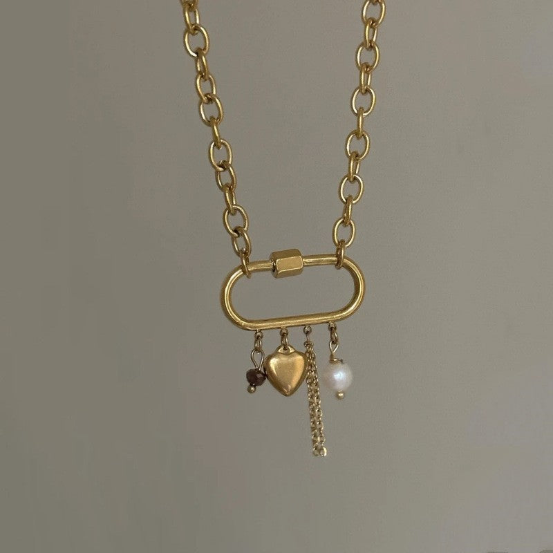 Beautiful Pearl Necklace with Unique Style