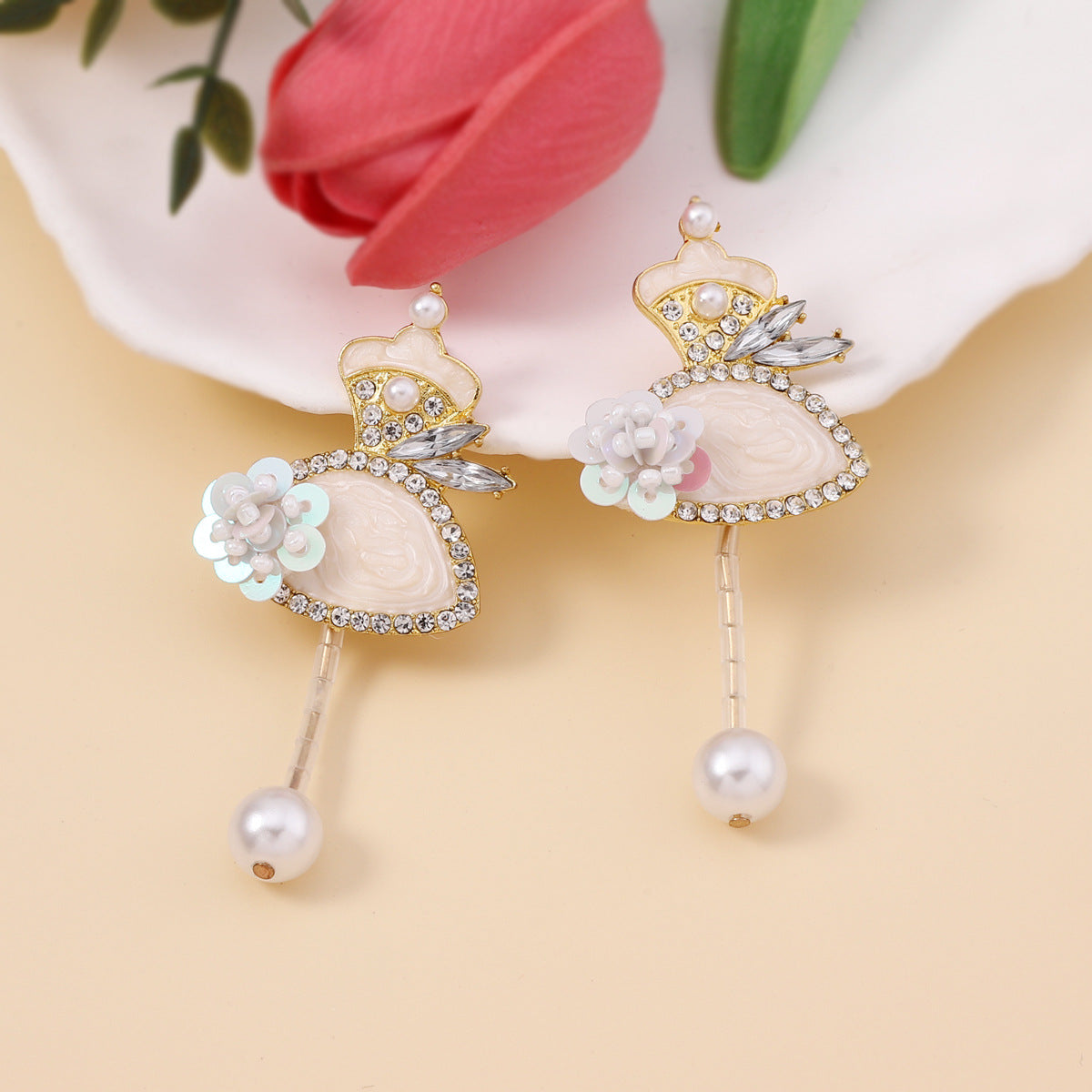 Beautiful Pearl Earring with Unique Style