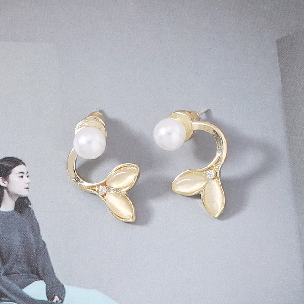 Charming Pearl Earring for Any Occasion