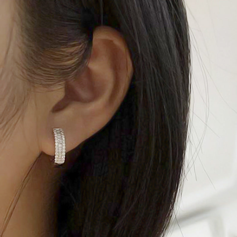 Charming Earring for Any Occasion