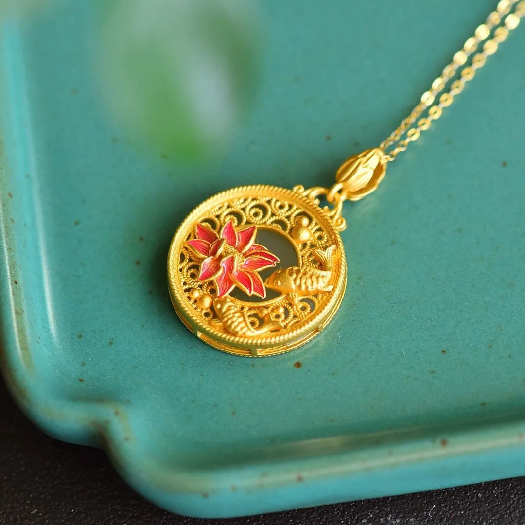 Stunning Silver Necklace for Daily Wear