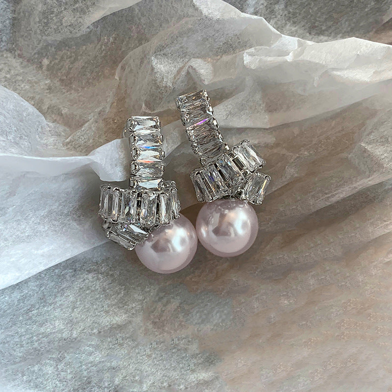 Beautiful Pearl Earring with Unique Style