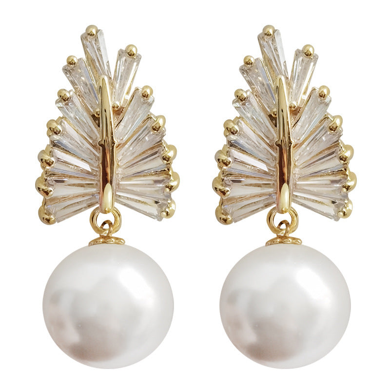 Charming Pearl Earring for Any Occasion