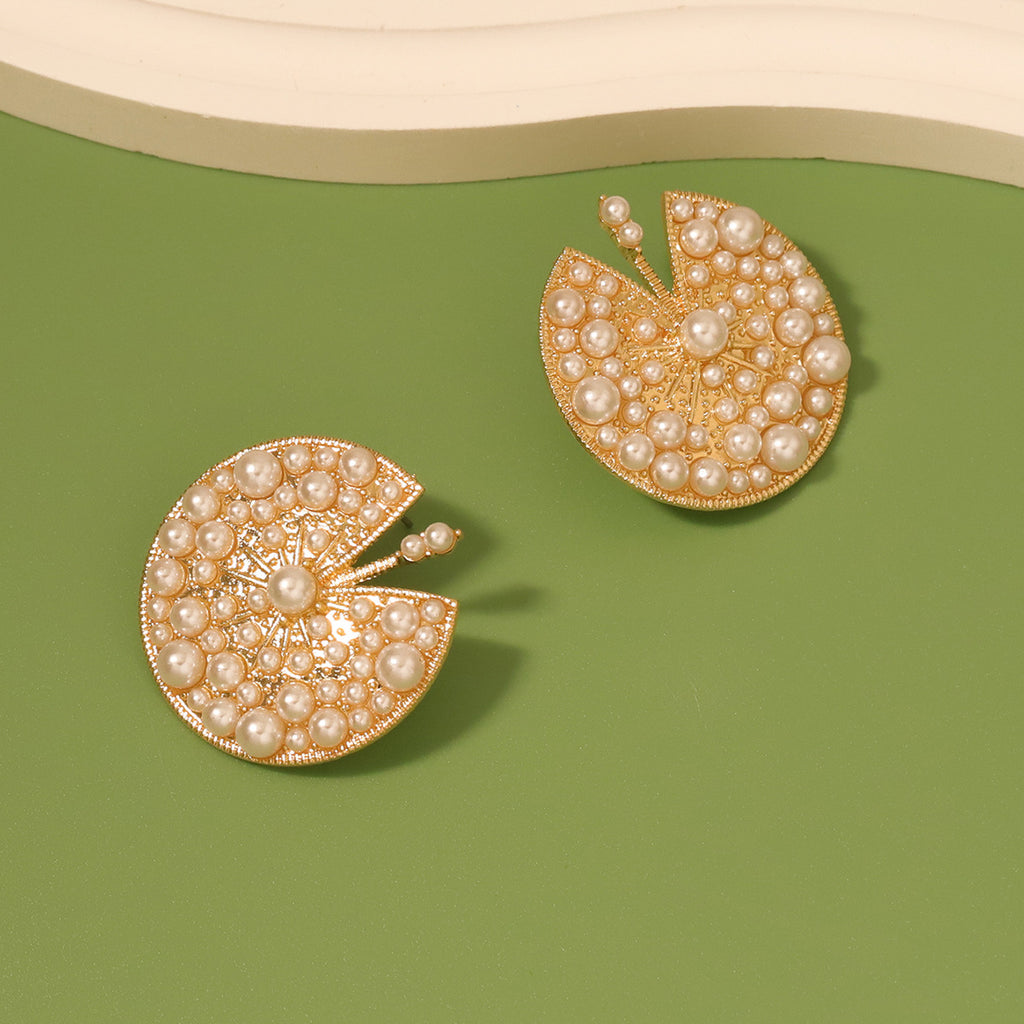 Beautiful Pearl Earring with Unique Style