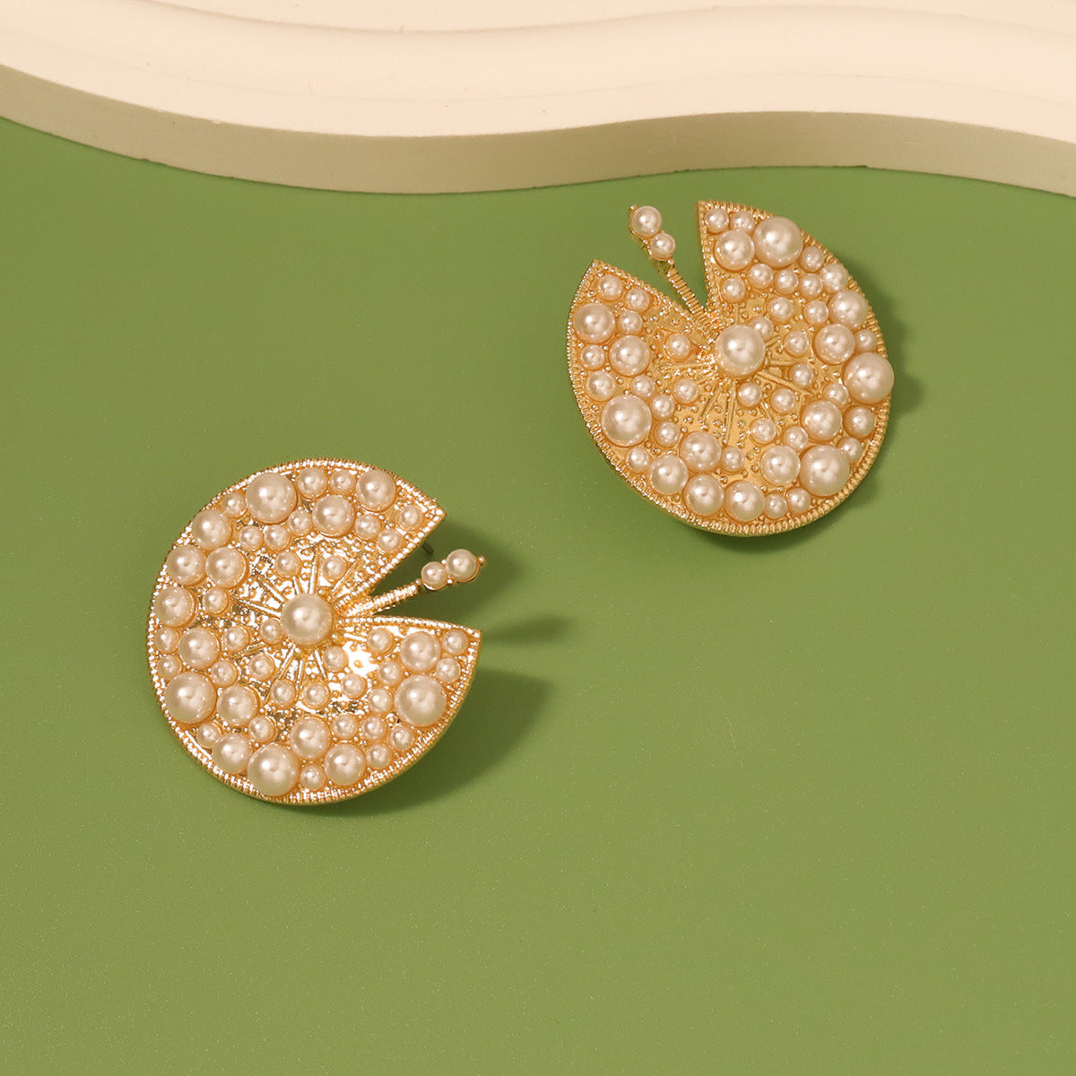 Beautiful Pearl Earring with Unique Style