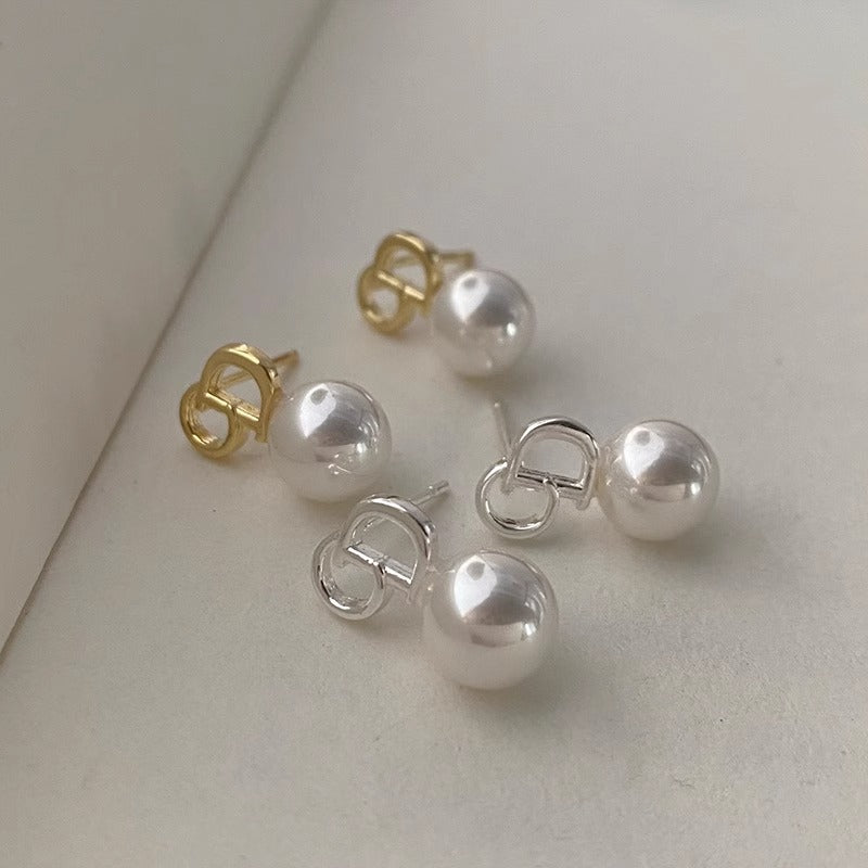 Charming Pearl Earring for Any Occasion