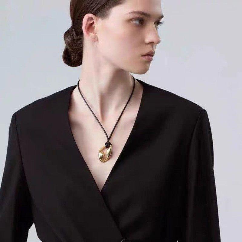 Beautiful Gold Necklace with Unique Style