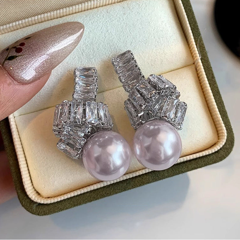 Beautiful Pearl Earring with Unique Style