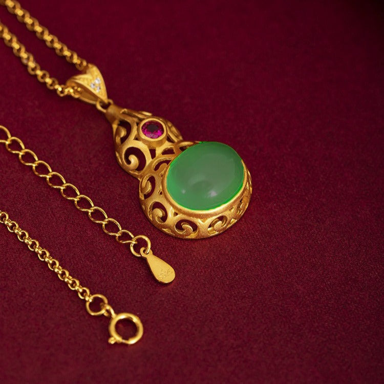 Beautiful Gold Necklace with Unique Style