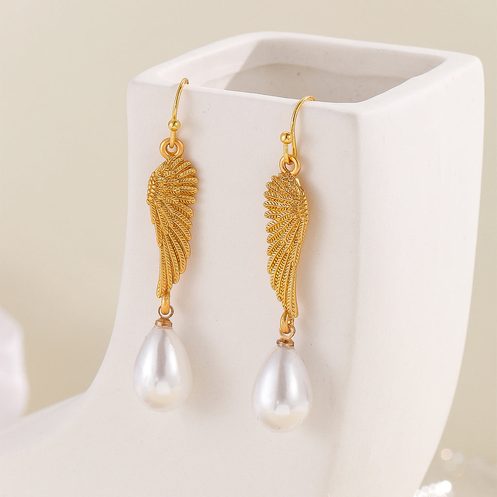 Stunning Gold Earring for Daily Wear