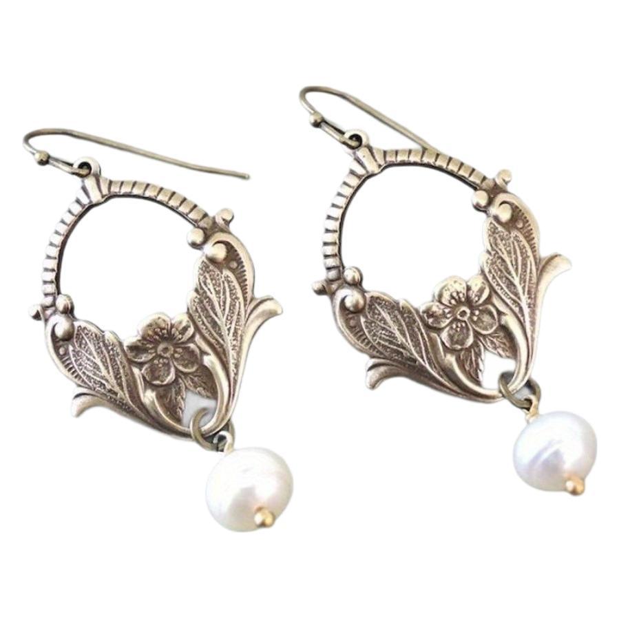 Romantic Pearl Earring for Special Moments