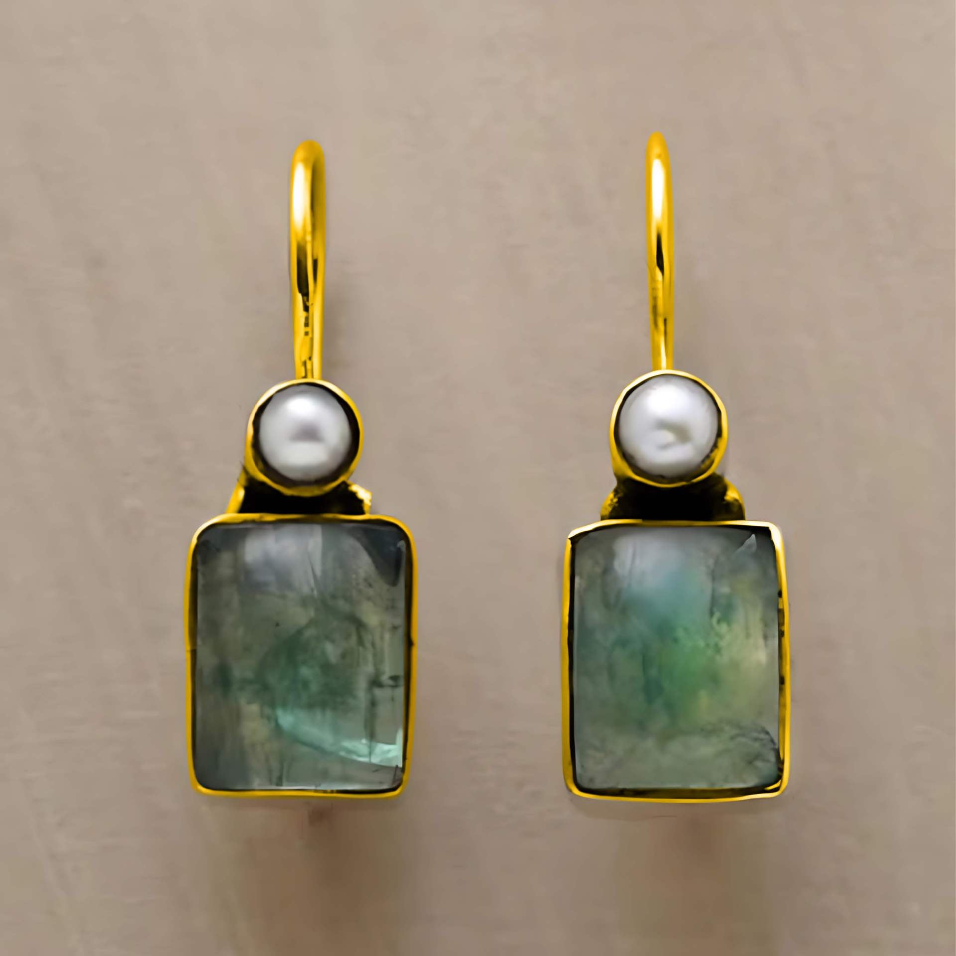 Charming Pearl Earring for Any Occasion