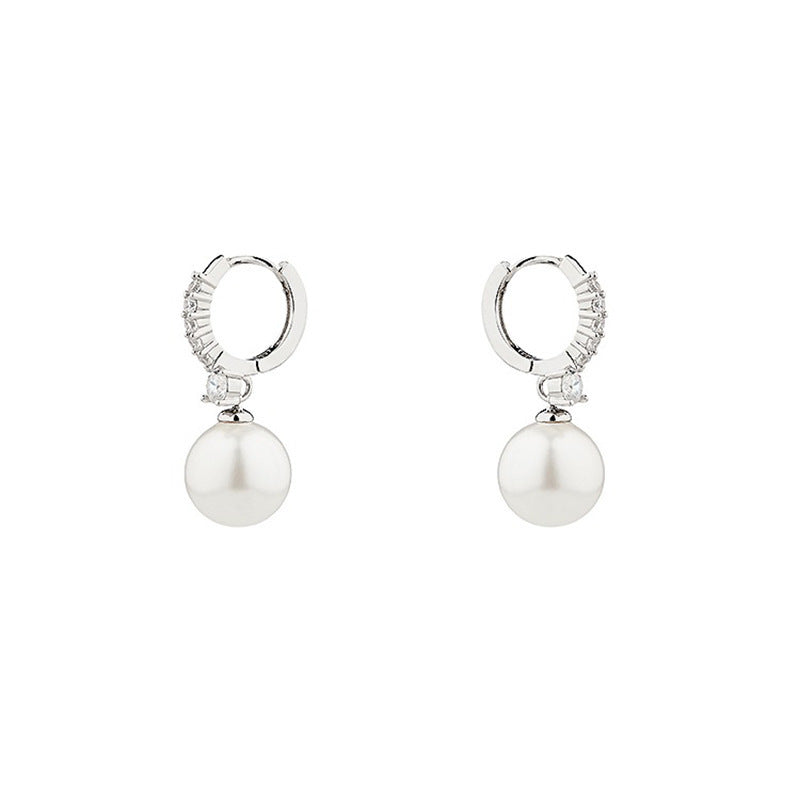Charming Pearl Earring for Any Occasion
