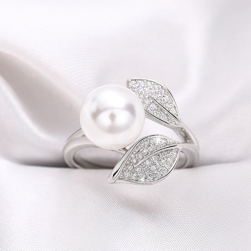 Beautiful Pearl Ring with Unique Style