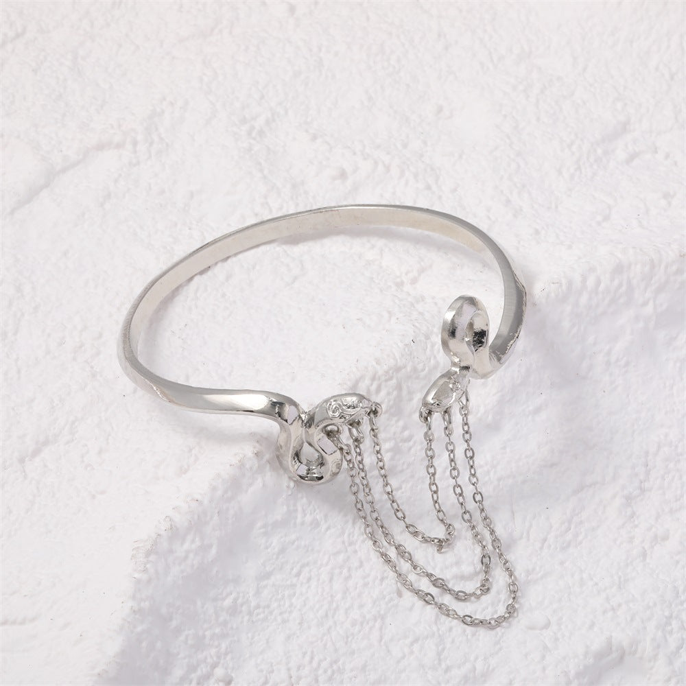 Beautiful Bracelet with Unique Style