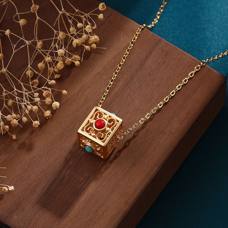 Beautiful Gold Necklace with Unique Style