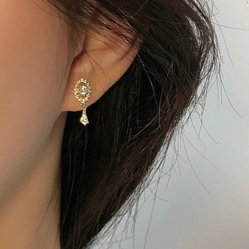 Charming Earring for Any Occasion