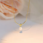 A Beautiful Pearl Necklace with Unique Style