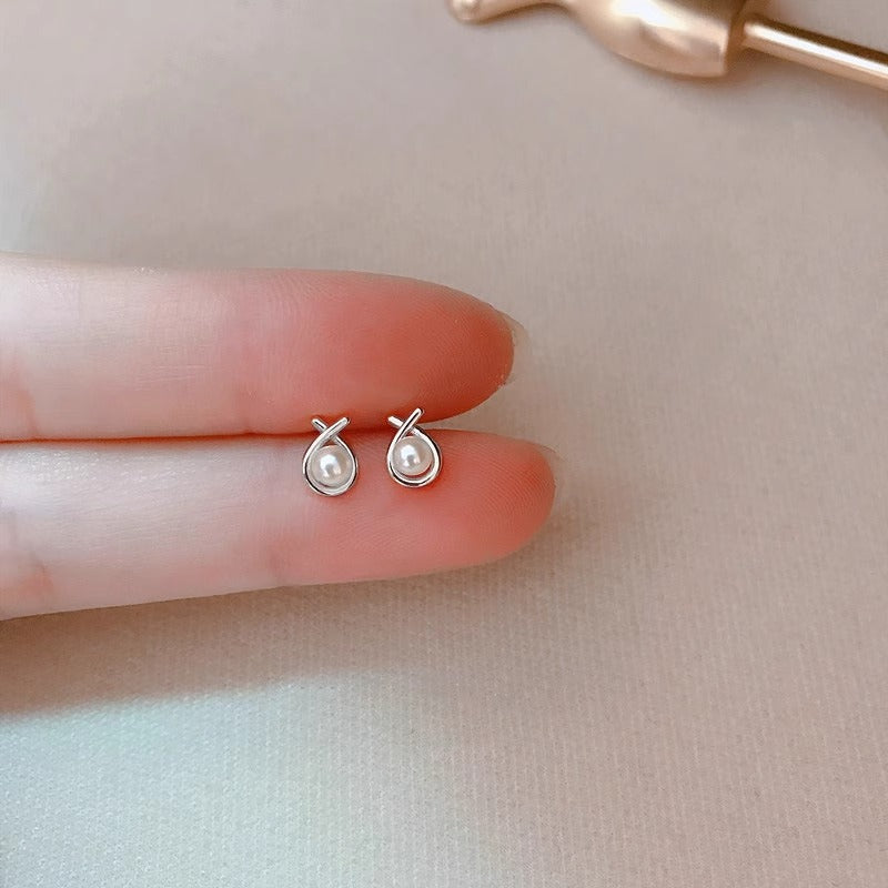 Beautiful Pearl Earring with Unique Style