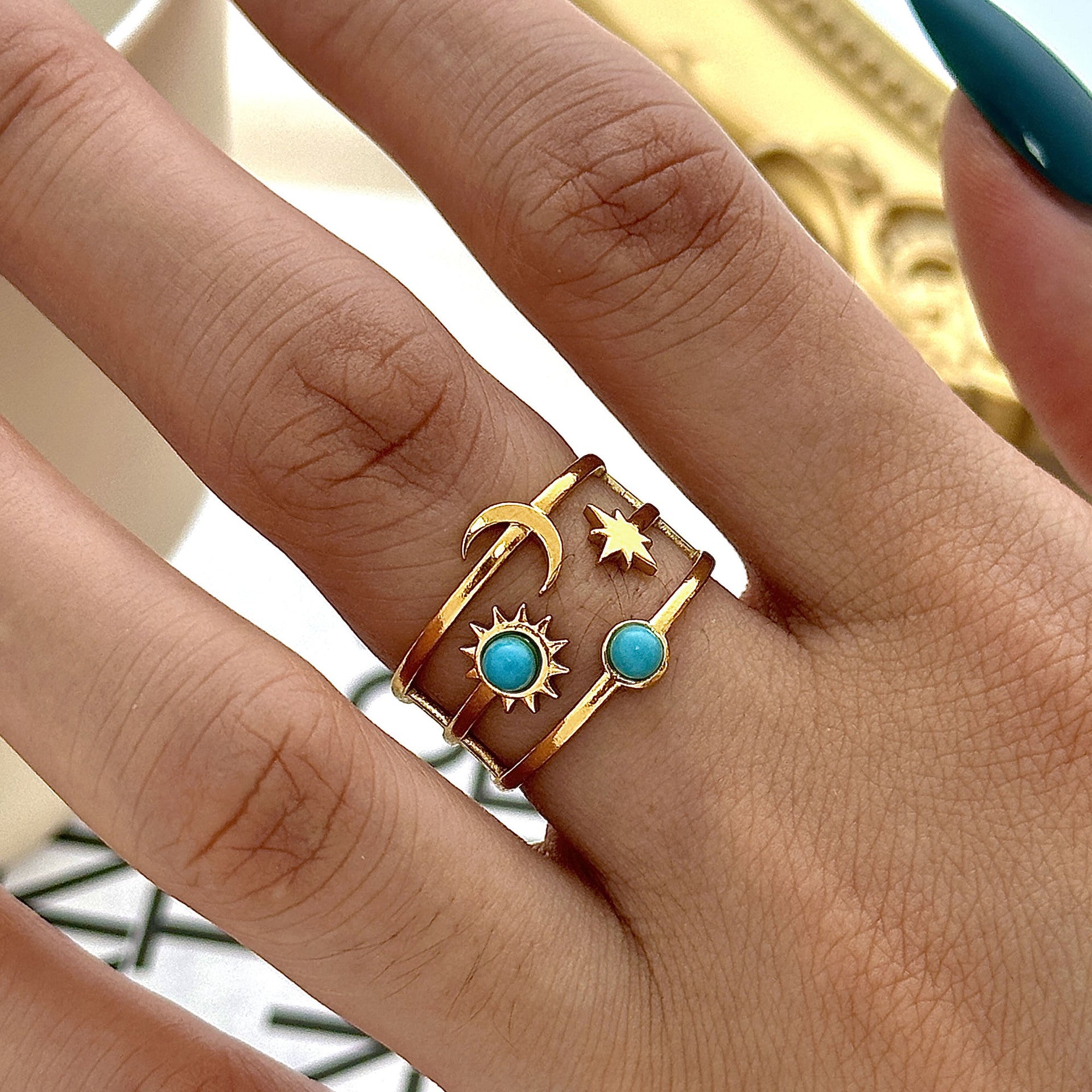 Beautiful Gold Bracelet with Unique Style