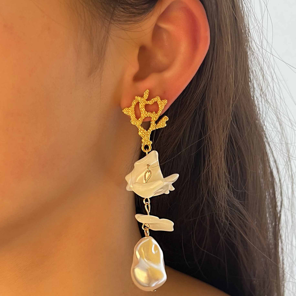 Beautiful Pearl Earring with Unique Style