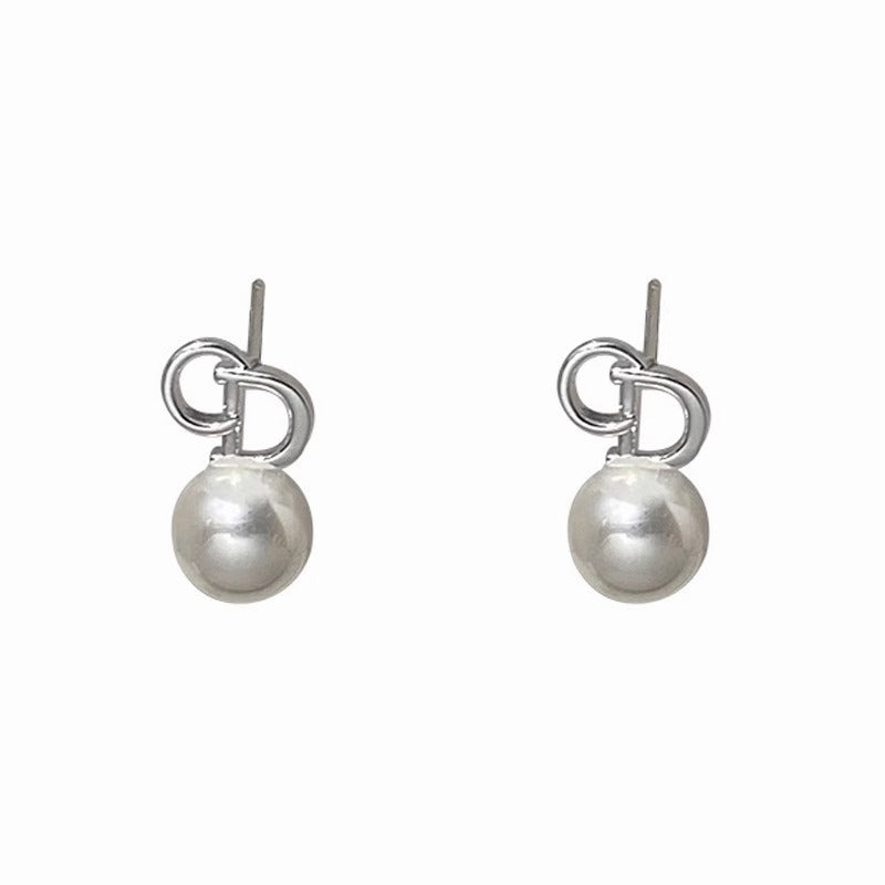 Charming Pearl Earring for Any Occasion