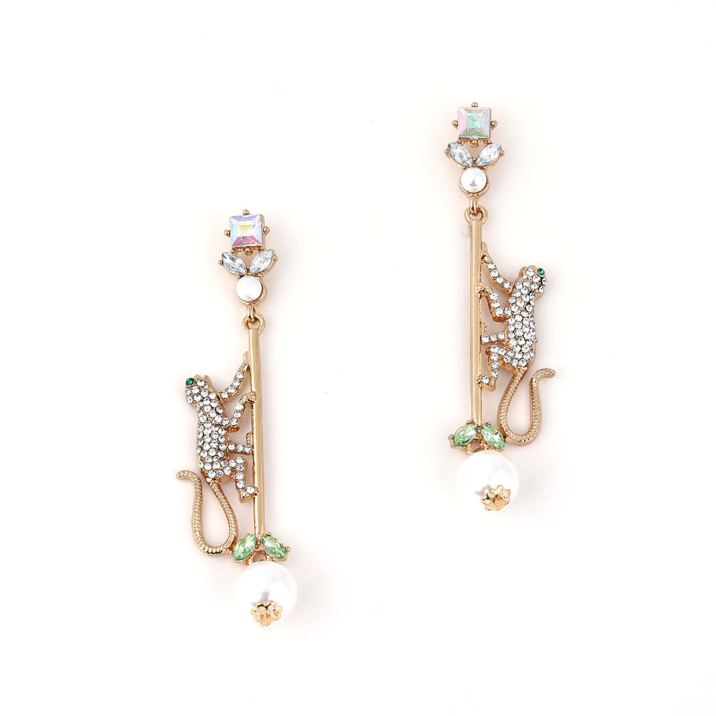 Beautiful Pearl Earring with Unique Style