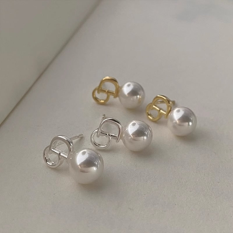 Charming Pearl Earring for Any Occasion