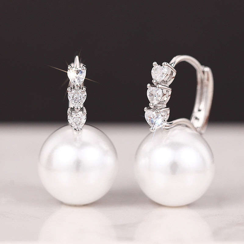 Beautiful Pearl Earring with Unique Style