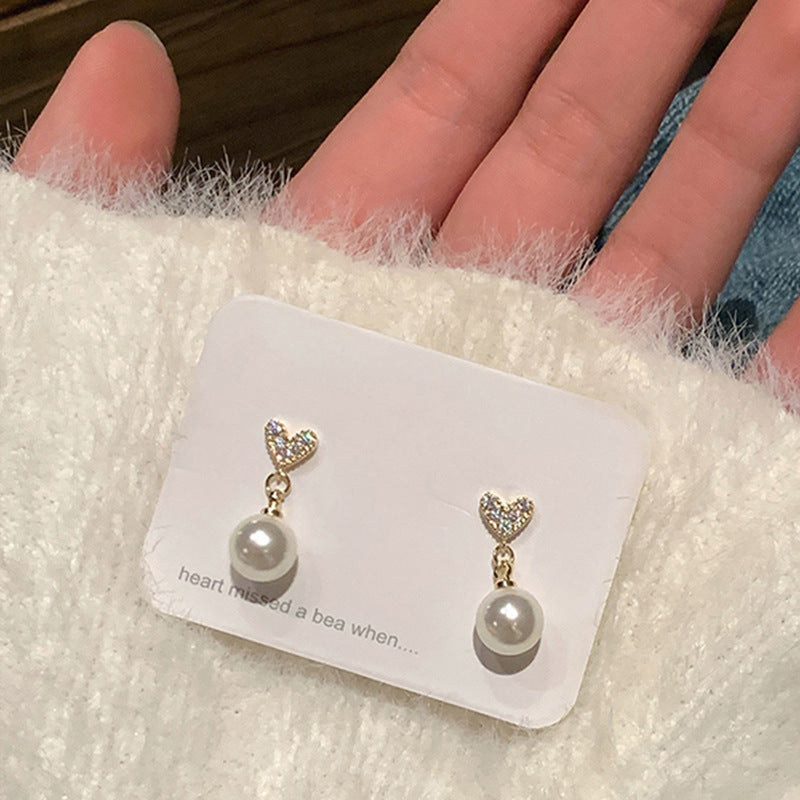 Beautiful Pearl Earring with Unique Style