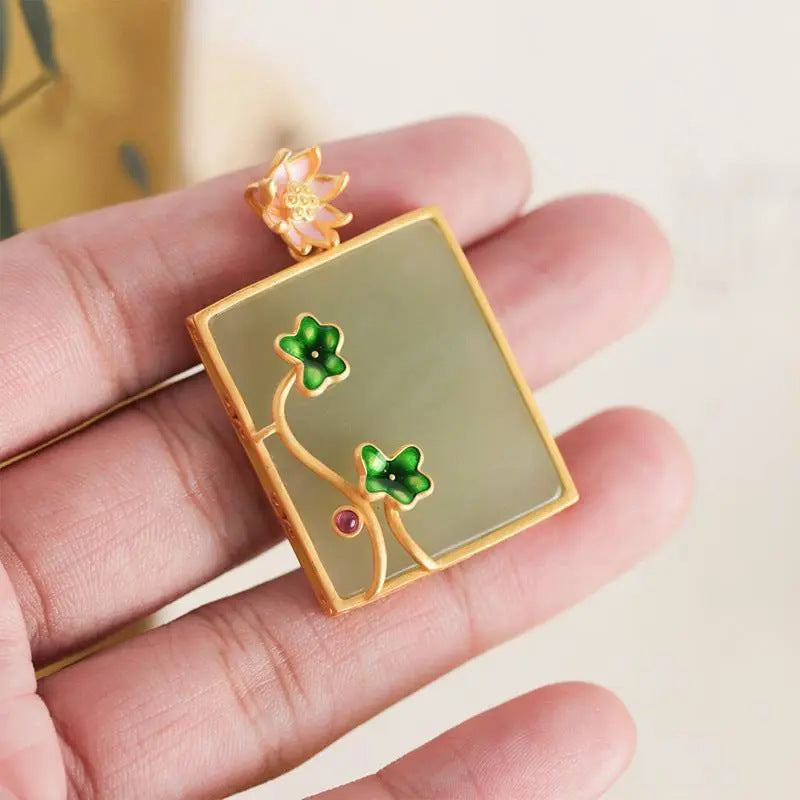 Stunning Silver Necklace for Daily Wear