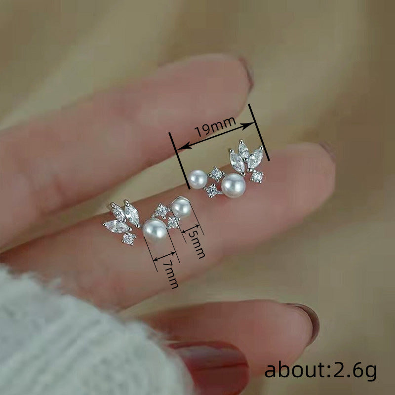 Beautiful Pearl Earring with Unique Style