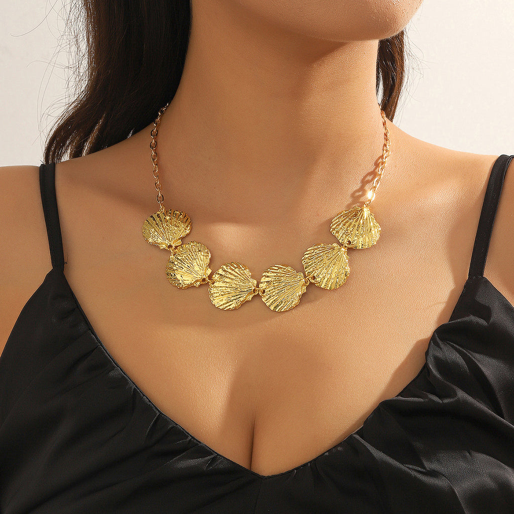 Beautiful Gold Necklace with Unique Style