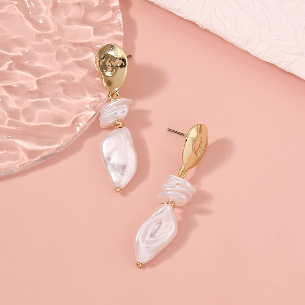 Beautiful Pearl Earring with Unique Style