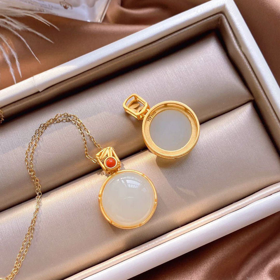 Beautiful Gold Necklace with Unique Style