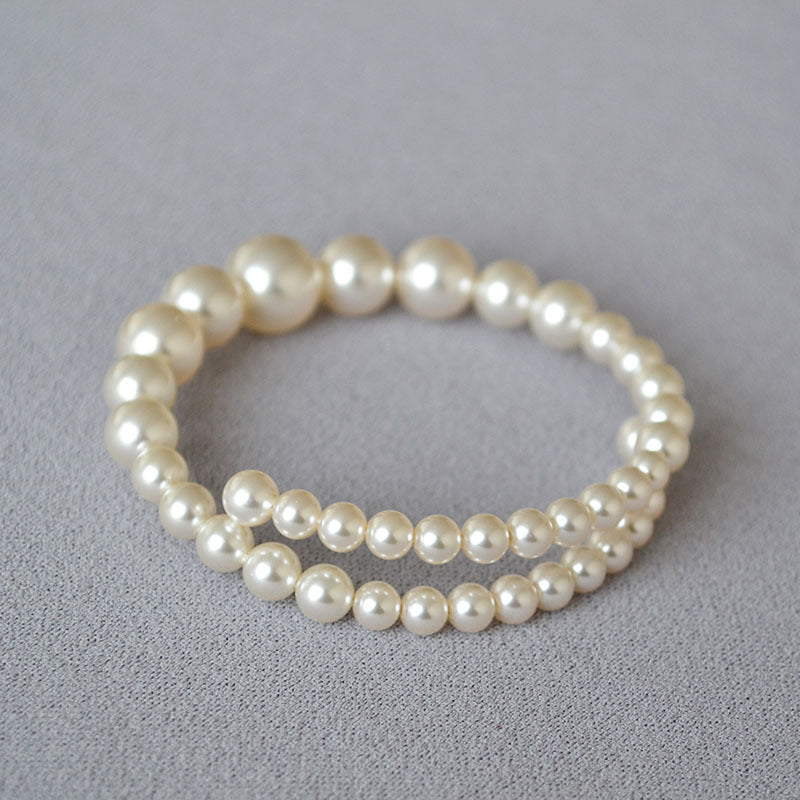A Beautiful Pearl Bracelet with Unique Style