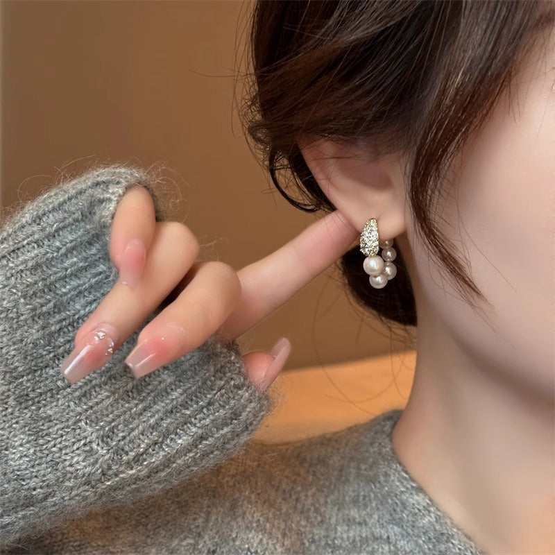 Beautiful Pearl Earring with Unique Style