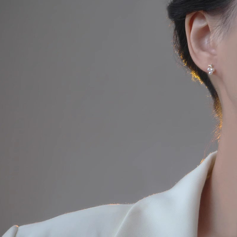 Beautiful Pearl Earring with Unique Style